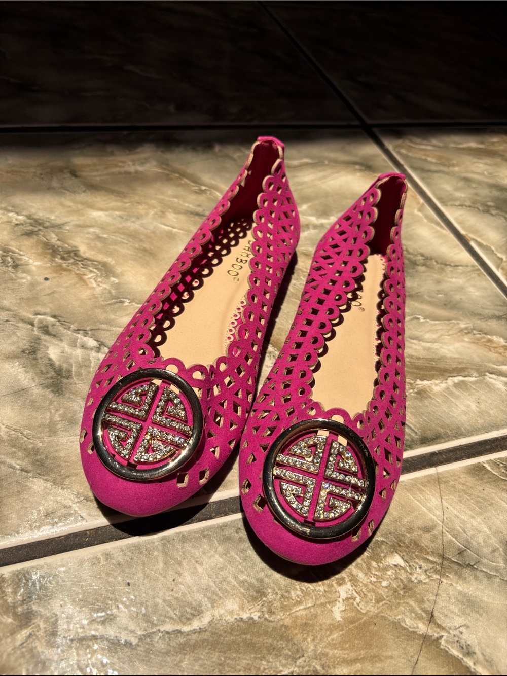 Bright Pink Women's Cutout Ballet Flats with Decorative Medallion